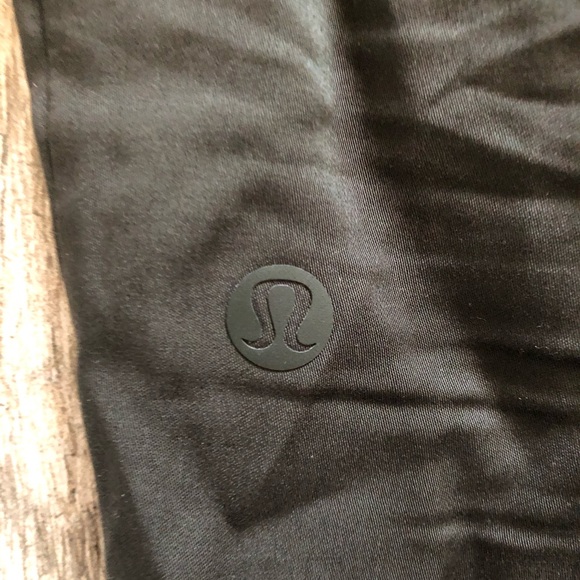 Lululemon pants - Picture 3 of 4